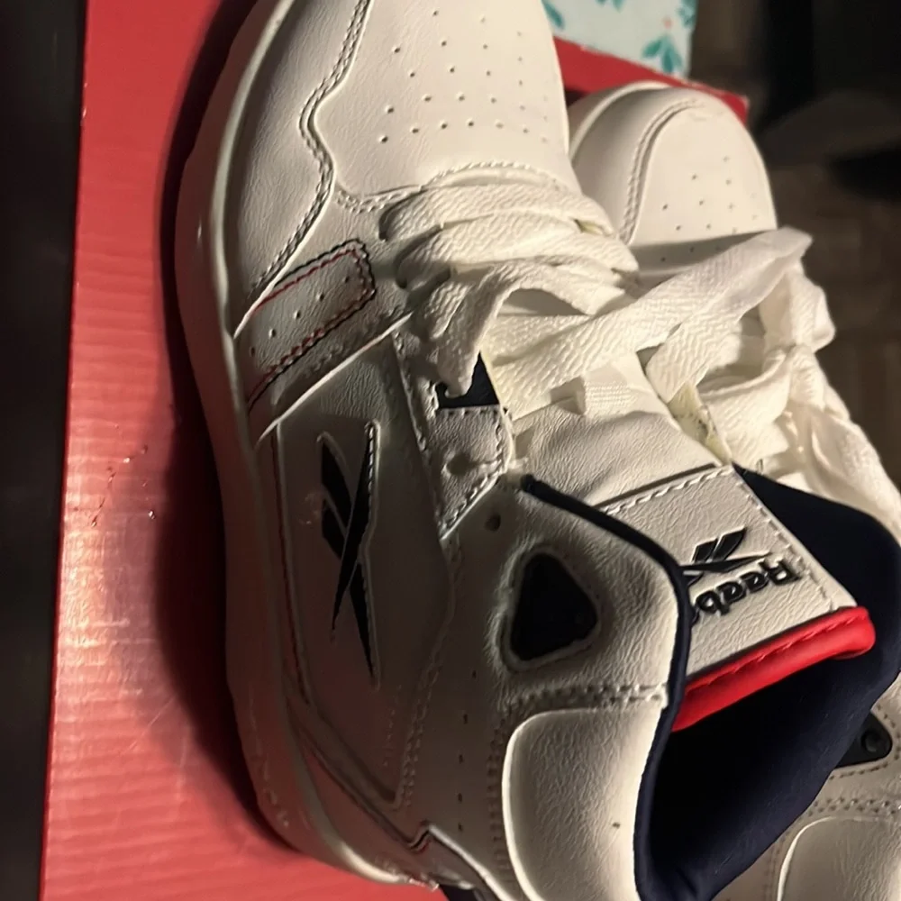 Kids Reebok Sneakers - Picture 5 of 6